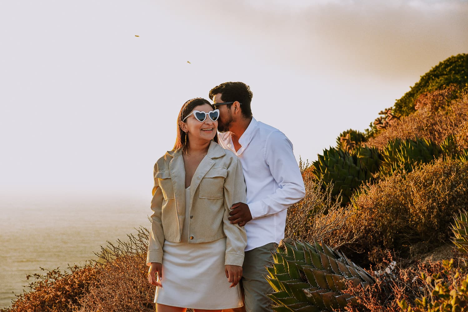 Fotografía de save the date en Ensenada Baja California por fotógrafo de bodas destino en México
